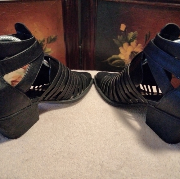 Forever 21 Chunky Block Heel Mule Pointy Toe Black Strapped 7 - Picture 4 of 9